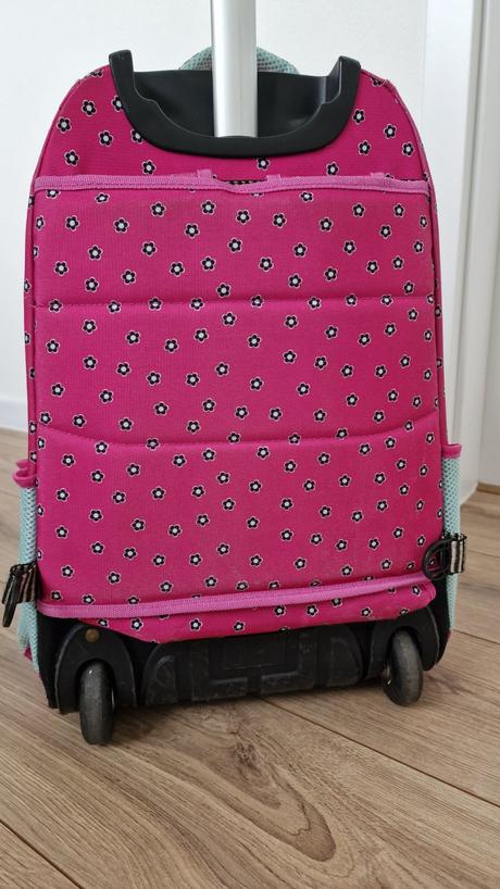 Školská taška na kolieskach, 