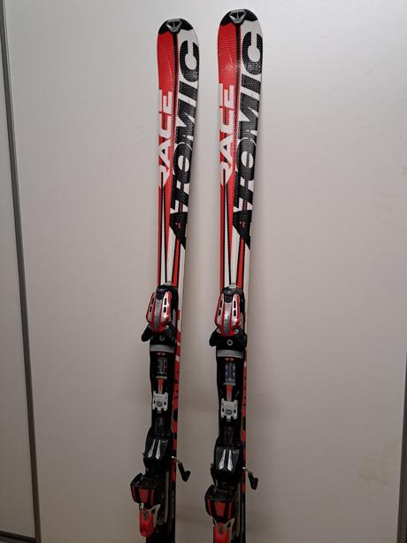 Predám lyže atomic race 160 cm, atomic,160-169 cm