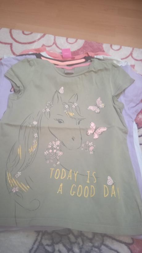 Dievčenské tričká, 134