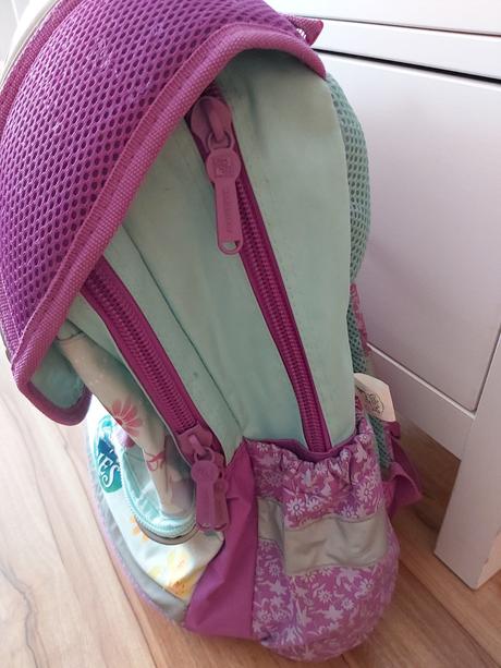 Dievcenska skolska taska so zvonilkou, 