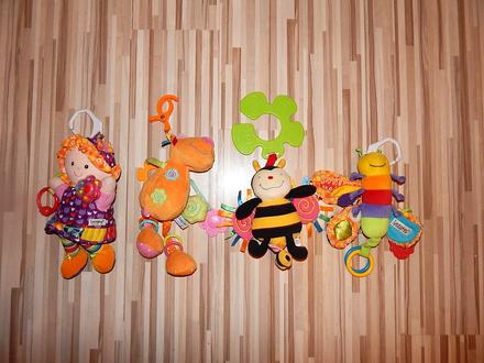 Hračky na zavesenie,