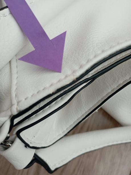 Kabelka s bielymi strapcami (už s poštovným),