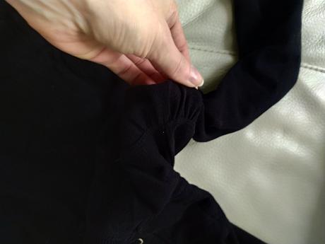 1008a,mikina z nazbierane riukavky  raz oblevcena, s