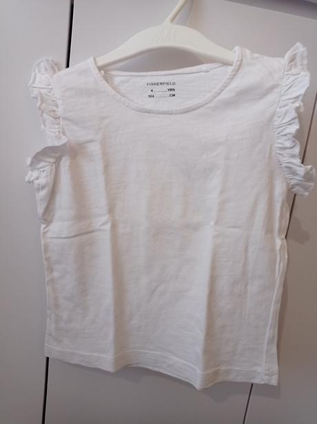 Tričko s volánmi, 104