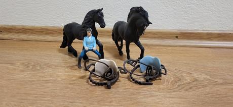 Schleich kone a jazdkyňa,