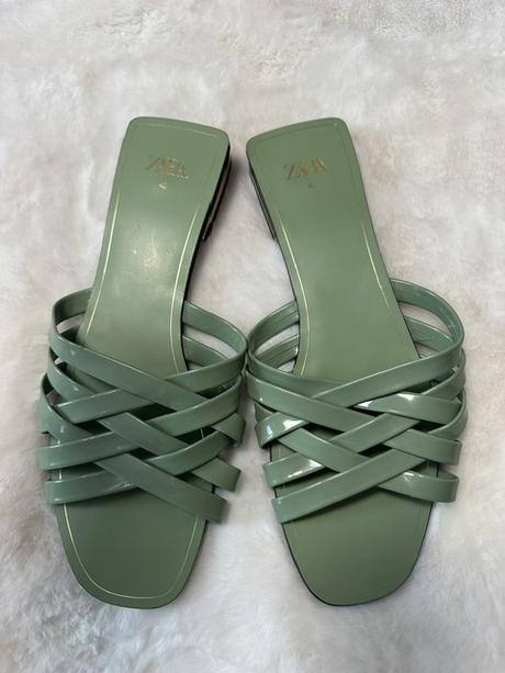 Šľapky zelenkavé lesklé zn. zara originál, zara,40