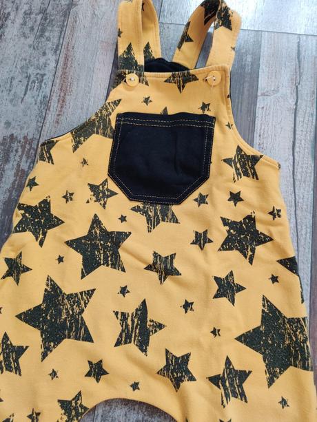 Nohavice s trakmi, 86