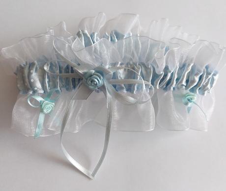 Svetlo modrý podväzok,