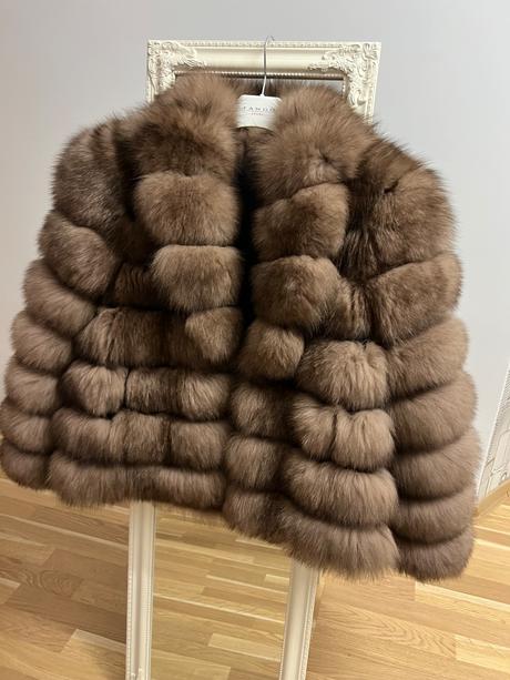 Ekluzivny husty luxusny kožuch z lišky, m