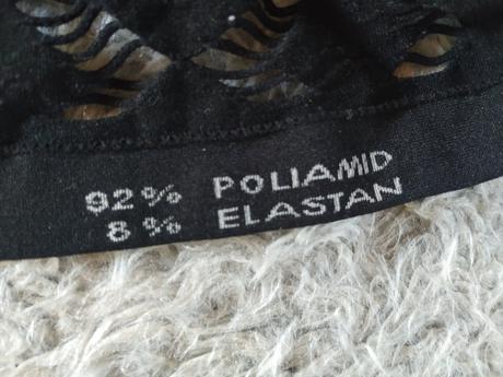 Extravagantný top, s