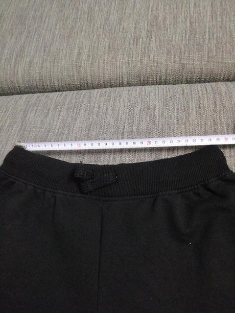 Krátke nohavice v super stave, 134