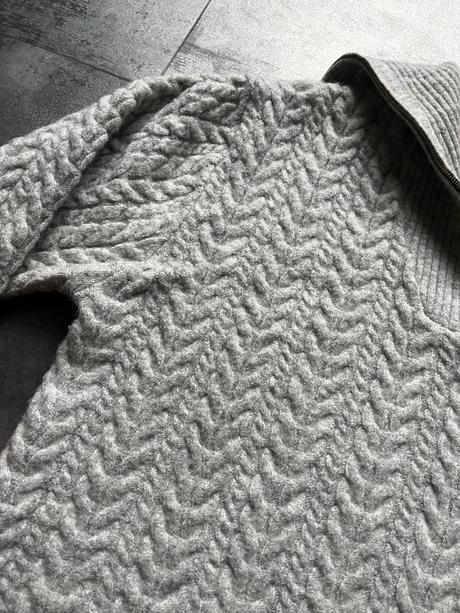 Sveter reserved, reserved,s