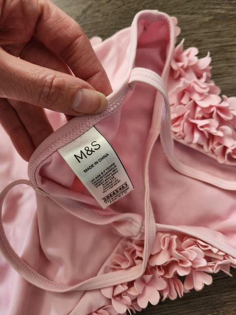 2x krasne plavky, marks & spencer,122
