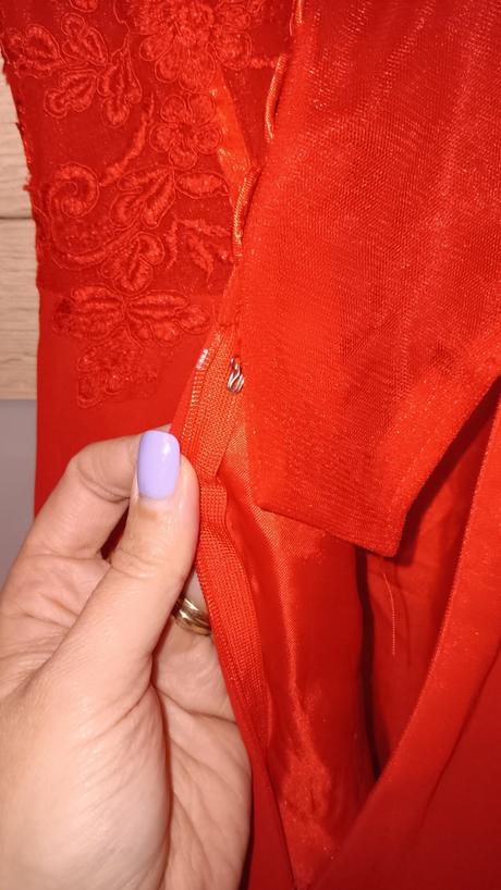 Spoločenské šaty, 40