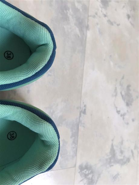 Ľahúčke tenisky, 38