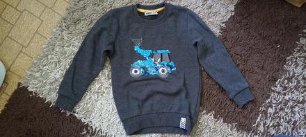 Sveter s nakladačom, 104