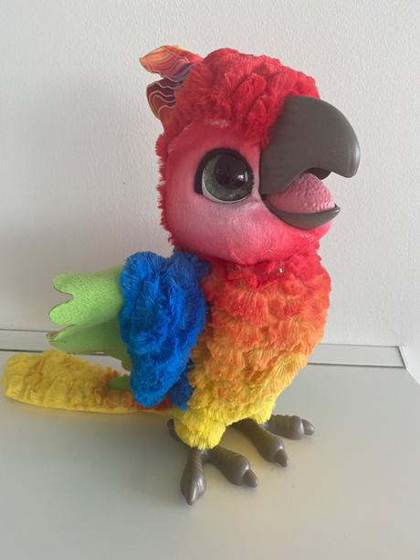 Hovoriaci papagaj furreal,