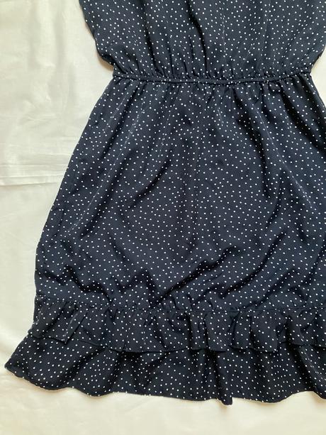 Dámske letné tmavomodré bodkované šaty na ramienka, l