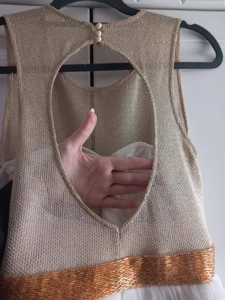 Spoločenské šaty, 38