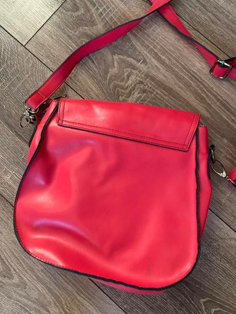 Kabelka ruzova, kenvelo