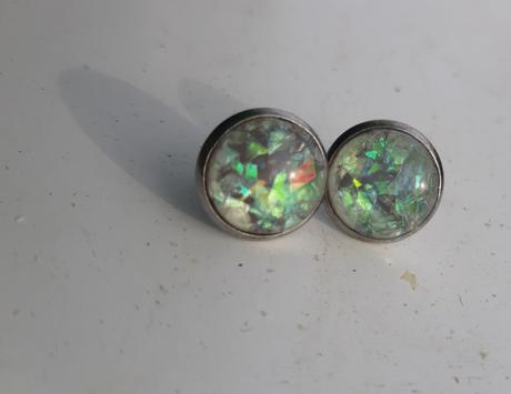 Nausnice trblietave, 