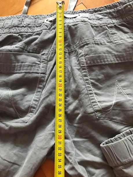 Trojštvrťové nohavice, 42