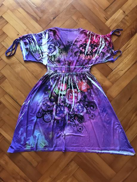 Krásne fialové šaty s kamienkami, m