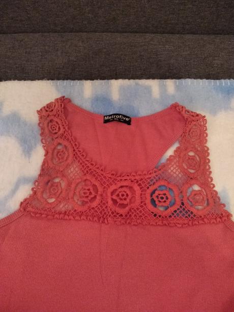 Dlhé tričko/šaty s čipkou a riasenym veľkosť m/l, m