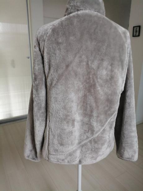 Damsky značkový kozusok strieborný vel. 4 xl, 4xl