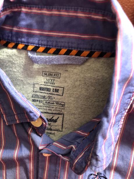 Fialová košieľka, next,104