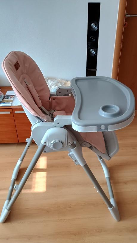 Jedalenska stolicky momi yumtis,
