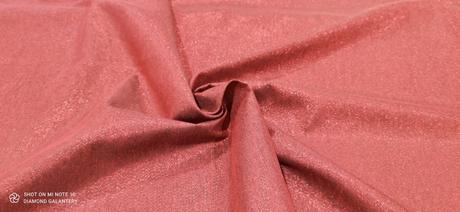 Látka pretkávaná lurexovou niťou - červená- cena z,