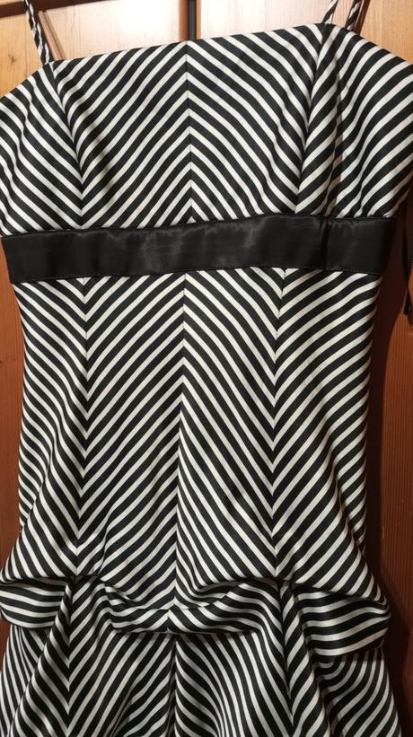 Príležitostné šaty, s