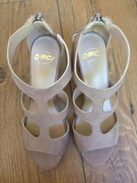 Sandále na podpätku nenosené, 37