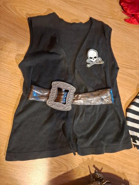 Kostym pirat + piratska  bambitka, 