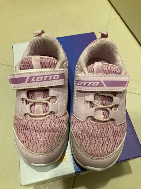 Ľahučké tenisky, lotto,25