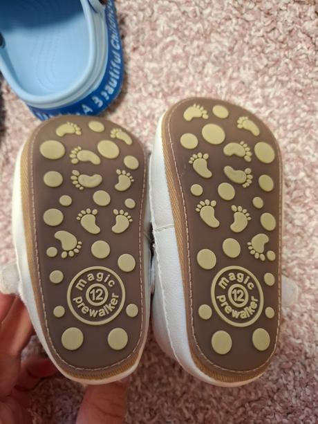 Capacky,sandalky,croccs, <17