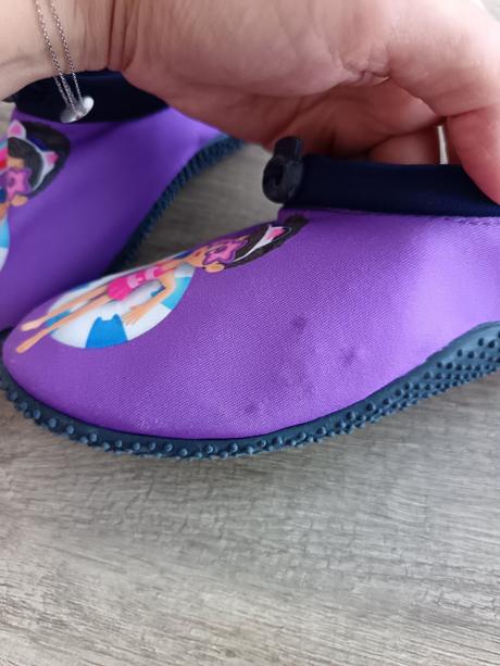 Topánky do vody, 30