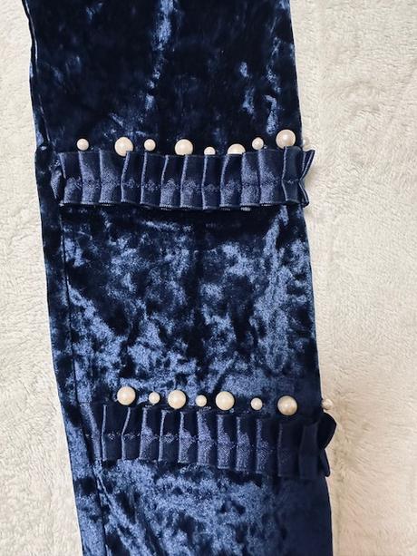 Tmavomodrá velúrová súprava s perličkami, m