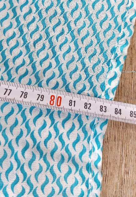 Vzorované pončo na pláž, 38