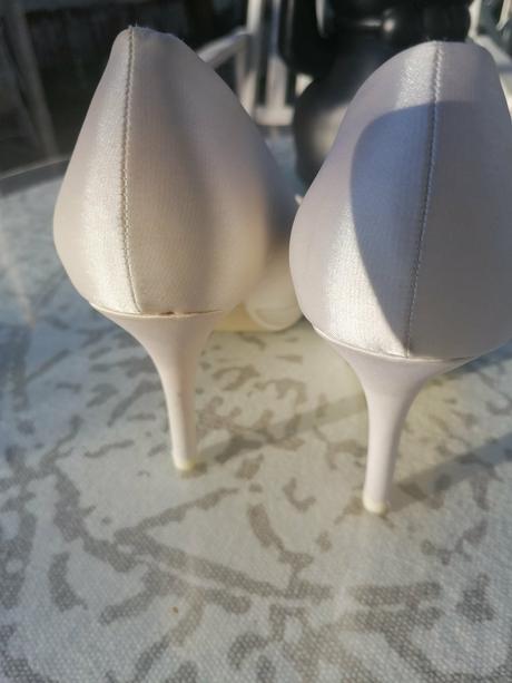 Lodičky s otvorenou špičkou, 39