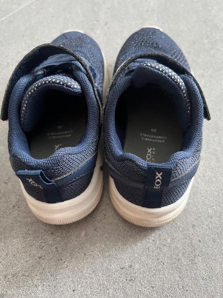 Tenké tenisky, geox,26