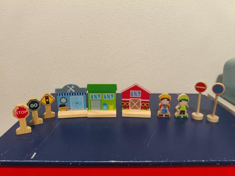 Koľajnice, depo, mosty, vláčiky, doplnky, 