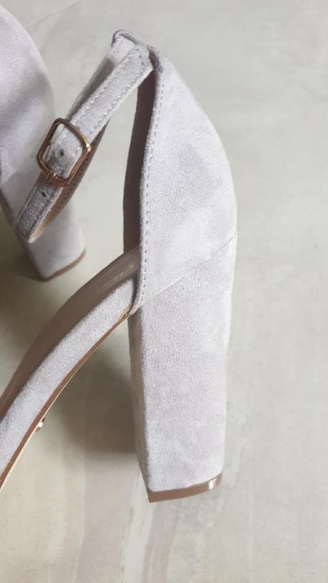 Topánky na opätku, 39