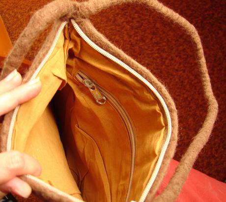 Pekná jesenná plstená handmade kabelka, 