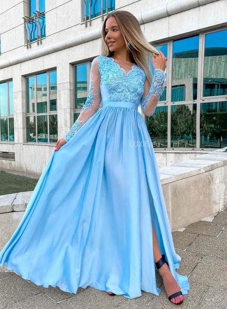 Bledomodré spoločenské šaty, m