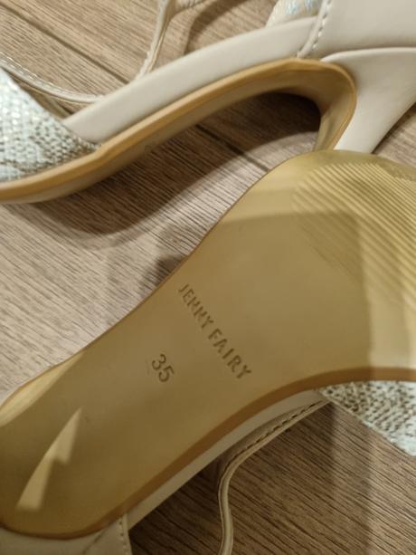 Krémové sandále 35, 35