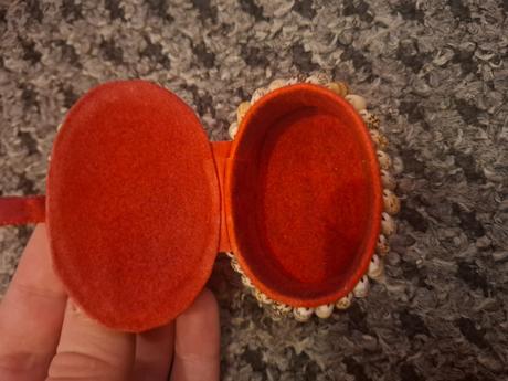 Malá šperkovnica s mušľami, 