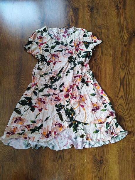 Nádherné šaty, only,42