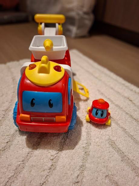 Väčšie hasičské auto,